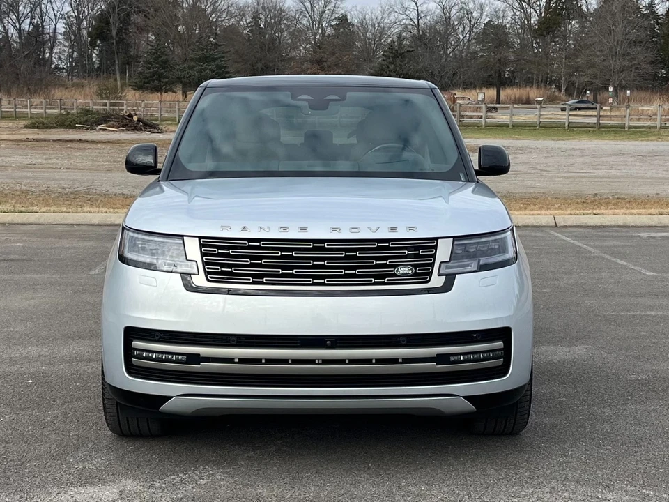 2025 Land Rover Range Rover L460 - Image 6 of 12