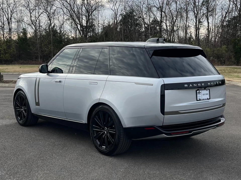 2025 Land Rover Range Rover L460 - Image 4 of 12