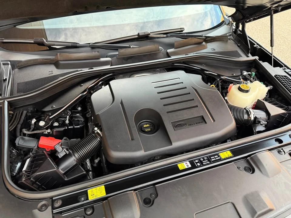 2025 Land Rover Range Rover L460 - Image 9 of 9
