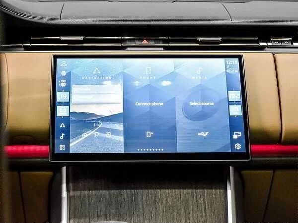 2025 Land Rover Range Rover L460 - Image 17 of 19