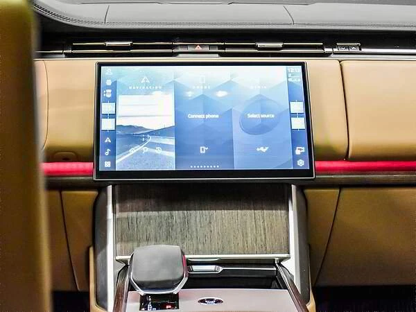 2025 Land Rover Range Rover L460 - Image 16 of 19