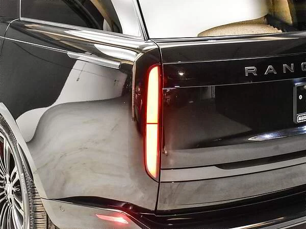 2025 Land Rover Range Rover L460 - Image 9 of 19
