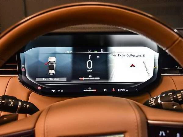 2025 Land Rover Range Rover L460 - Image 15 of 19