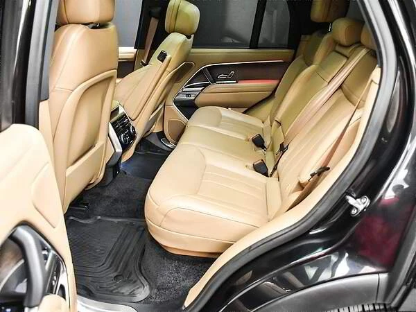 2025 Land Rover Range Rover L460 - Image 19 of 19