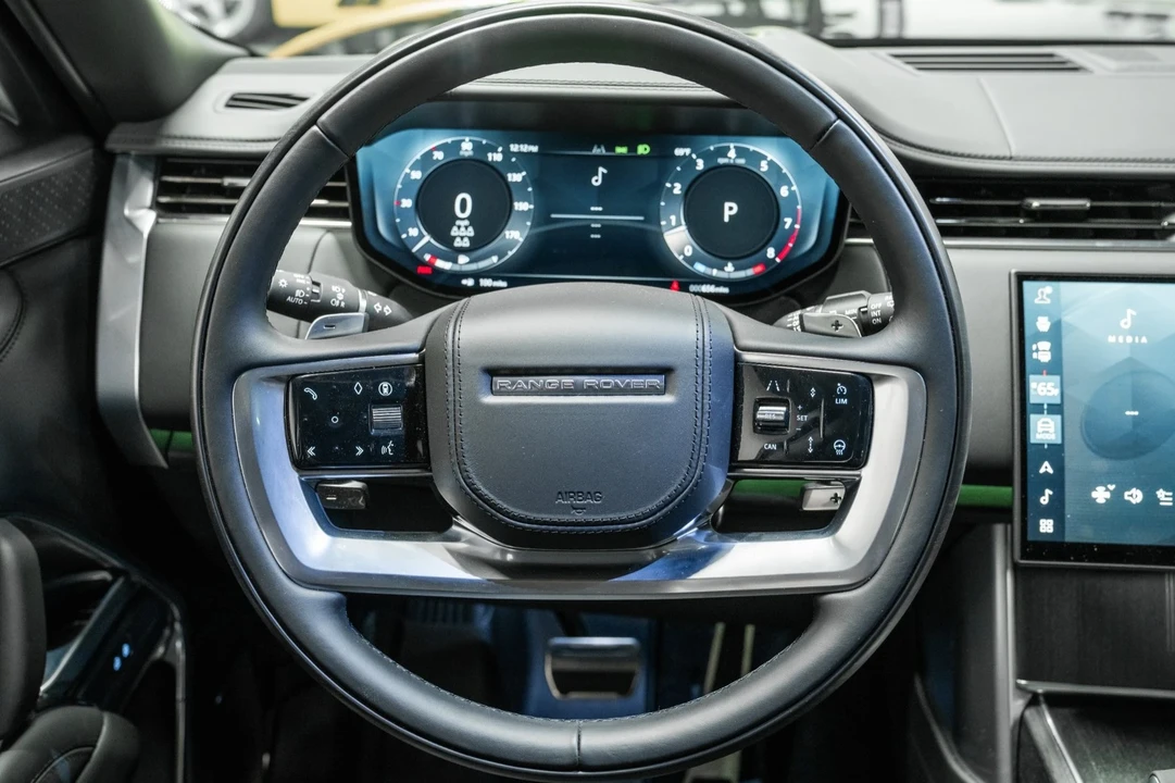 2025 Land Rover Range Rover L460 - Image 14 of 21