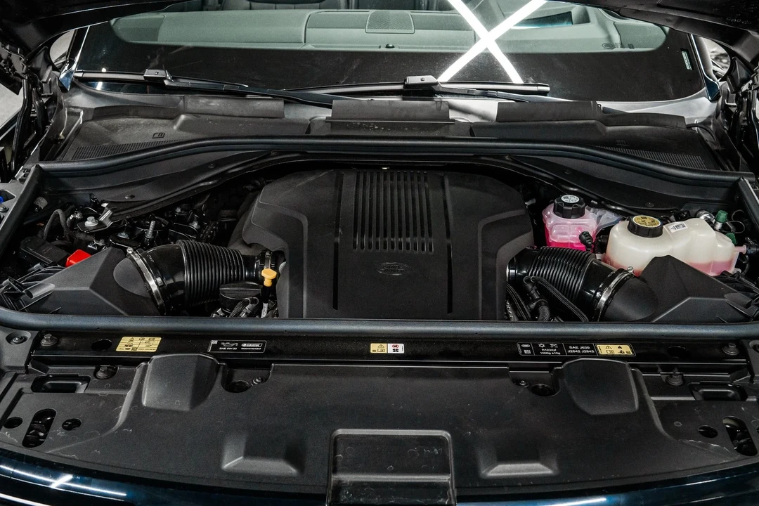 2025 Land Rover Range Rover L460 - Image 11 of 21