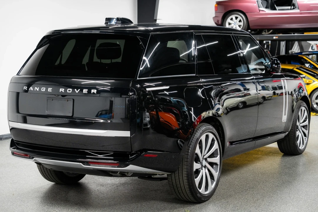 2025 Land Rover Range Rover L460 - Image 8 of 21