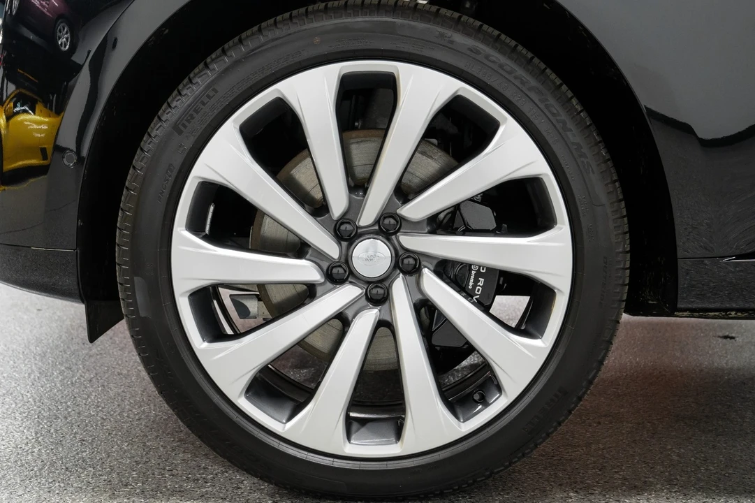 2025 Land Rover Range Rover L460 - Image 9 of 21