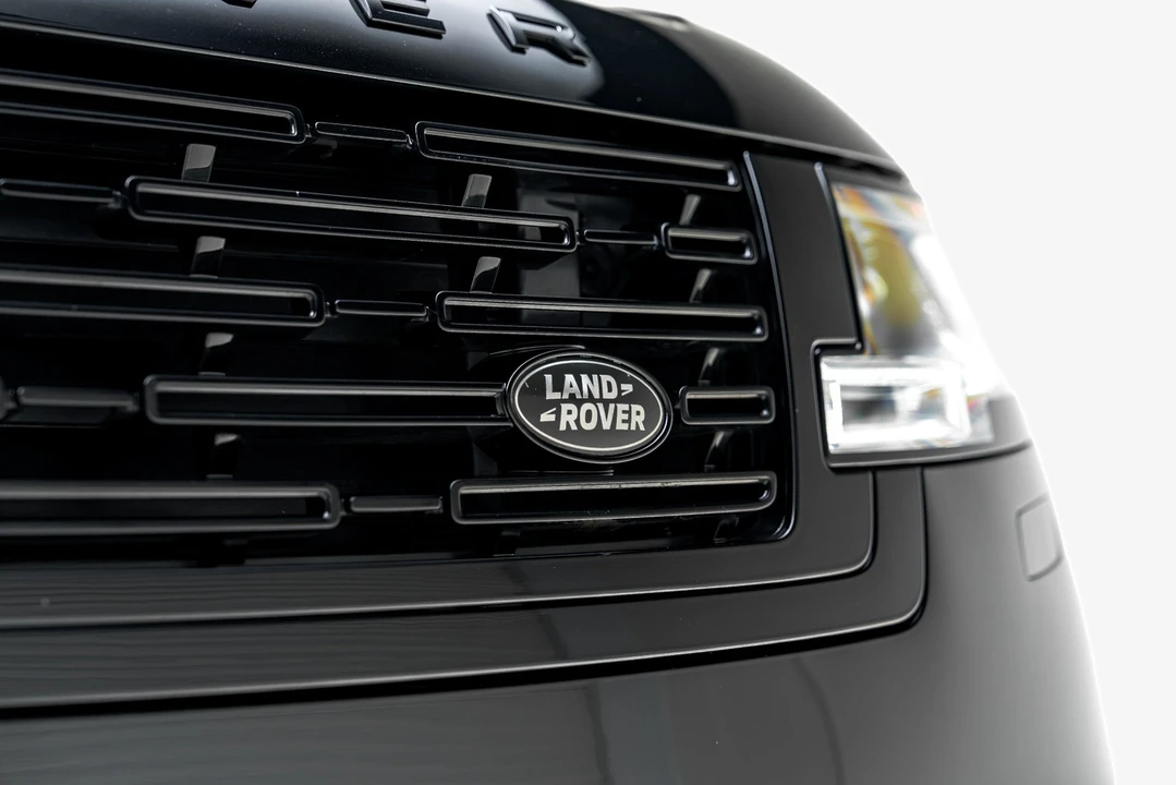 2025 Land Rover Range Rover L460 - Image 21 of 31