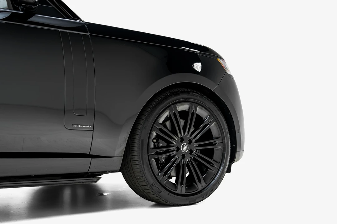2025 Land Rover Range Rover L460 - Image 16 of 31