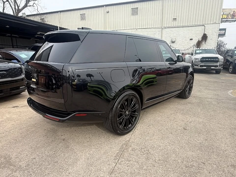 2025 Land Rover Range Rover L460 - Image 4 of 20