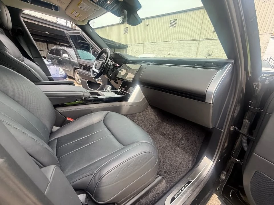 2025 Land Rover Range Rover L460 - Image 16 of 20