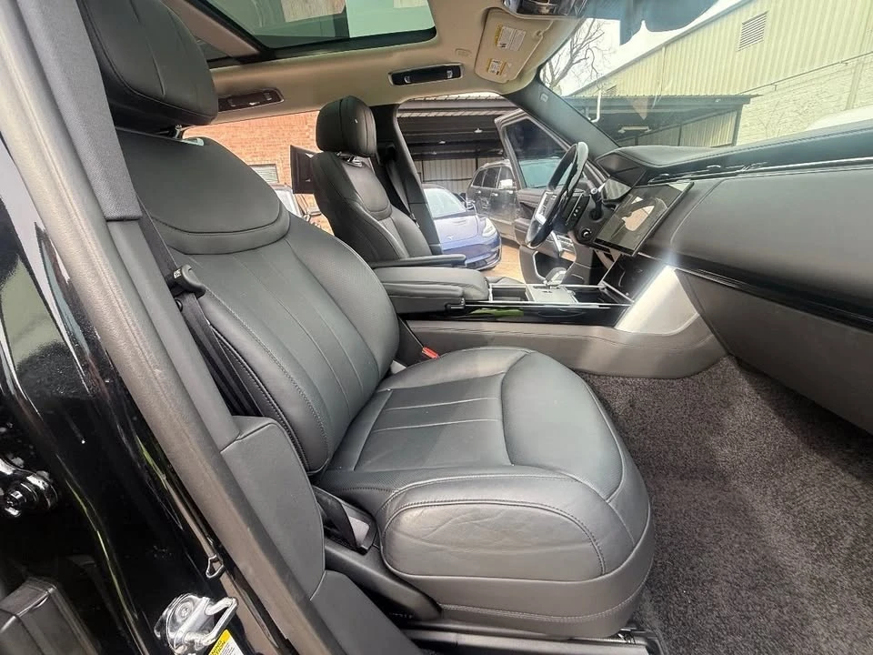 2025 Land Rover Range Rover L460 - Image 17 of 20