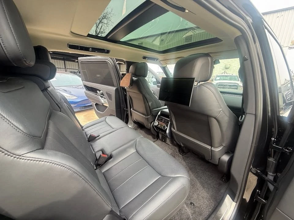 2025 Land Rover Range Rover L460 - Image 18 of 20