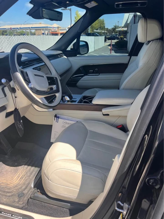 2025 Land Rover Range Rover L460 - Image 2 of 7