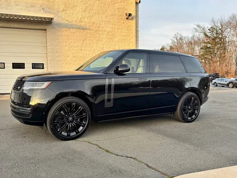 2025 Land Rover Range Rover P530 SE LWB 7 Sport Utility 4D