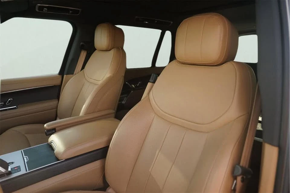 2025 Land Rover Range Rover L460 - Image 9 of 20