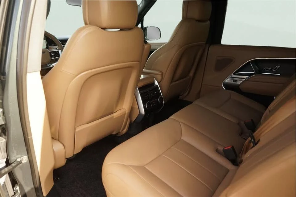 2025 Land Rover Range Rover L460 - Image 11 of 20