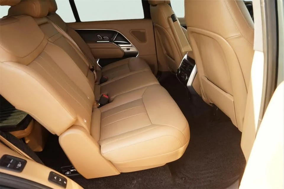 2025 Land Rover Range Rover L460 - Image 15 of 20