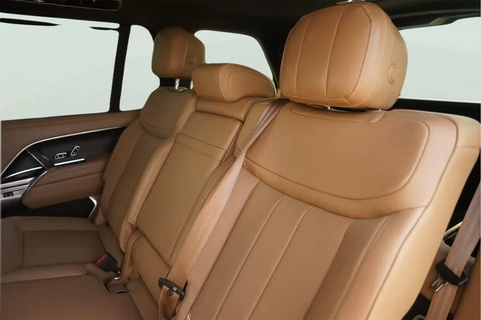 2025 Land Rover Range Rover L460 - Image 13 of 20