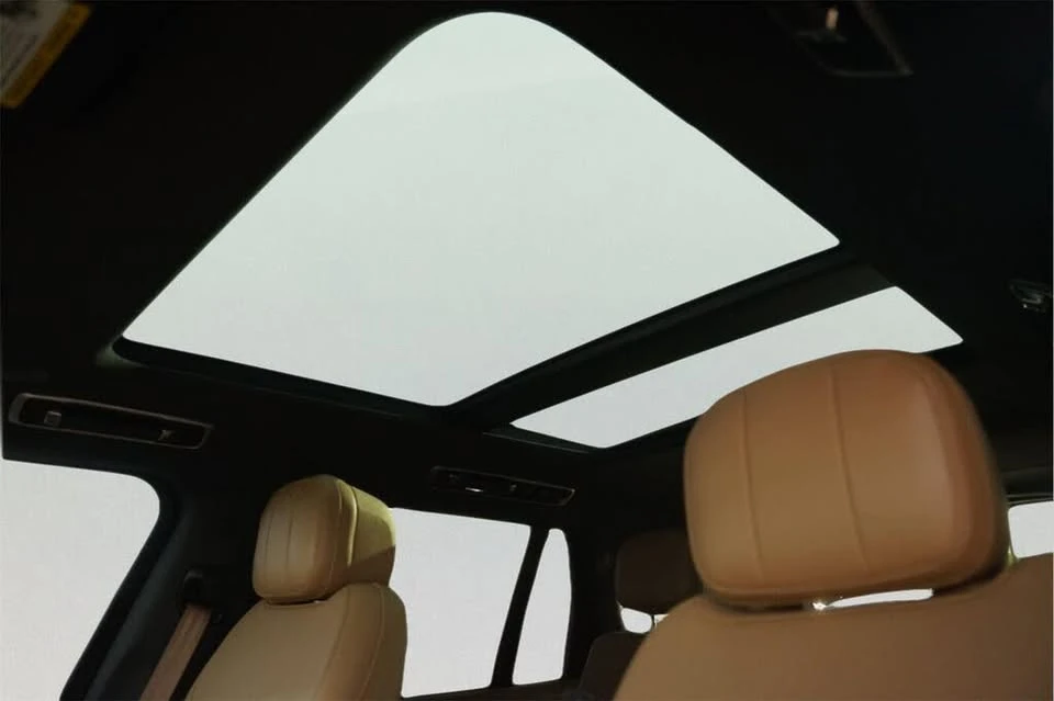 2025 Land Rover Range Rover L460 - Image 10 of 20