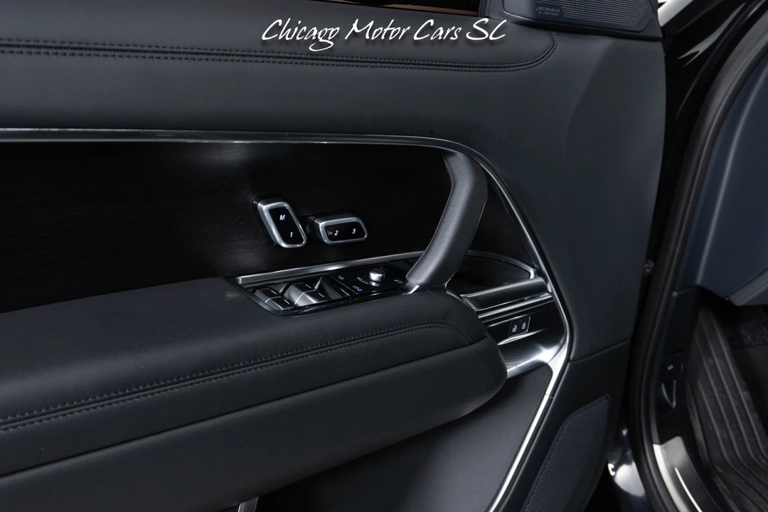 2025 Land Rover Range Rover L460 - Image 30 of 31