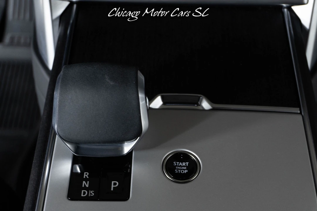 2025 Land Rover Range Rover L460 - Image 28 of 31