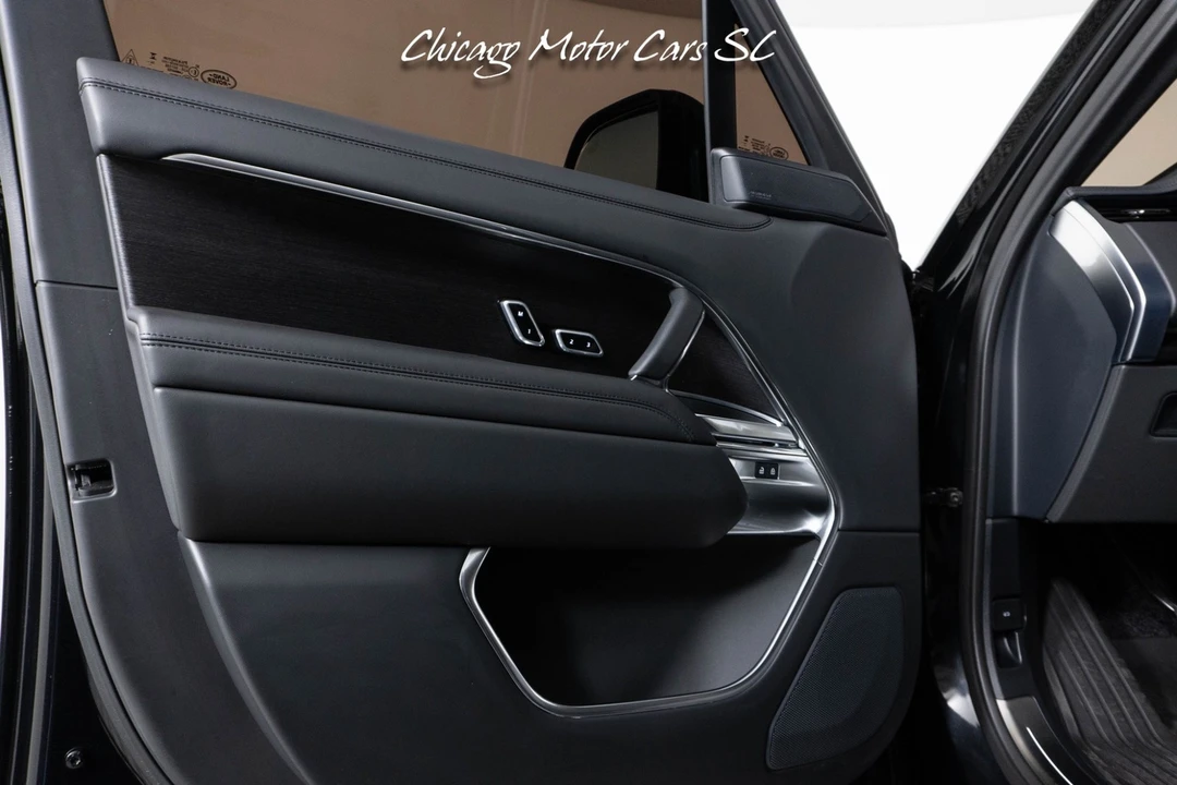 2025 Land Rover Range Rover L460 - Image 29 of 31