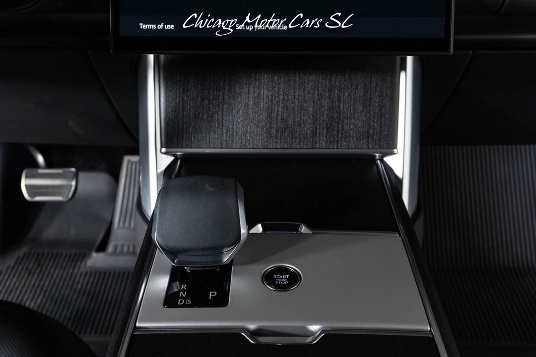 2025 Land Rover Range Rover L460 - Image 24 of 31