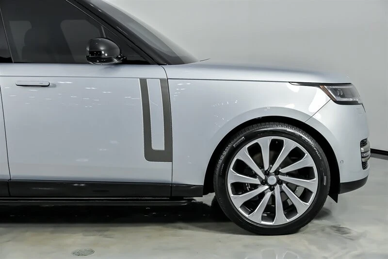 2025 Land Rover Range Rover L460 - Image 15 of 31