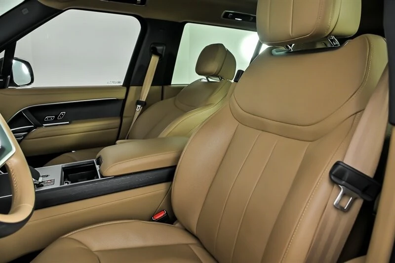 2025 Land Rover Range Rover L460 - Image 23 of 31