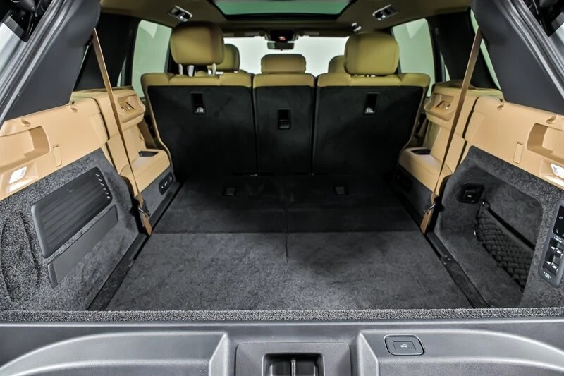 2025 Land Rover Range Rover L460 - Image 16 of 31