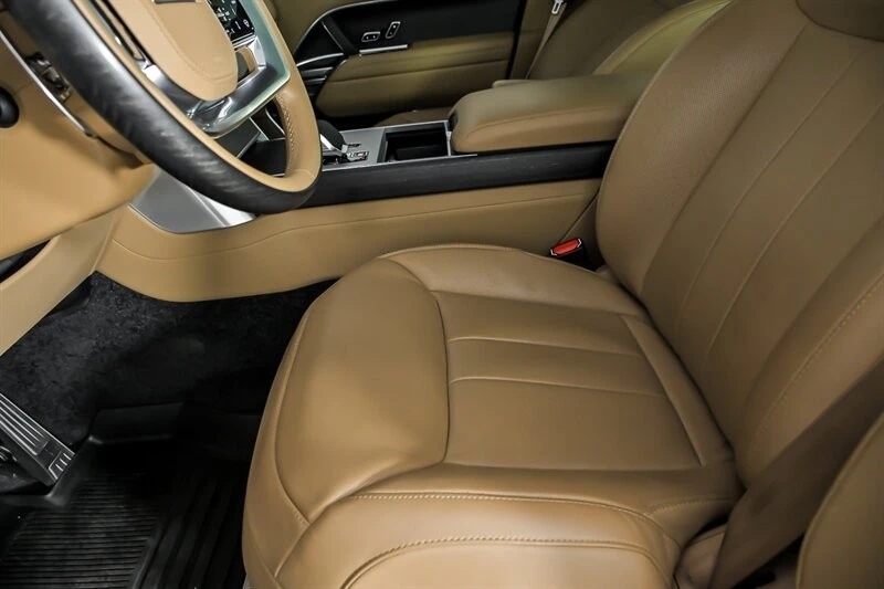2025 Land Rover Range Rover L460 - Image 22 of 31