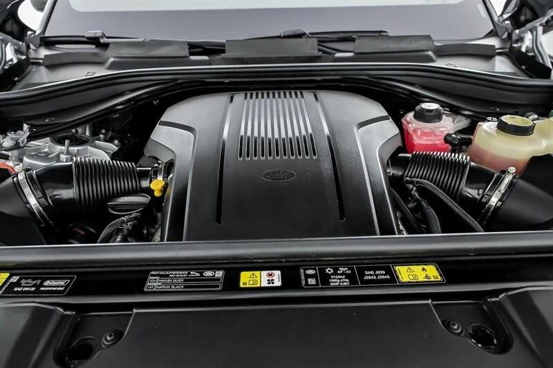 2025 Land Rover Range Rover L460 - Image 17 of 31