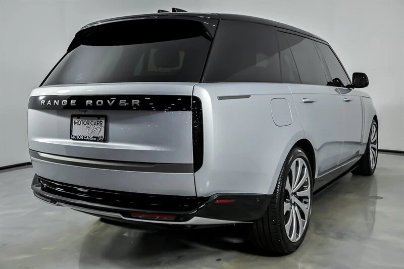 2025 Land Rover Range Rover L460 - Image 12 of 31