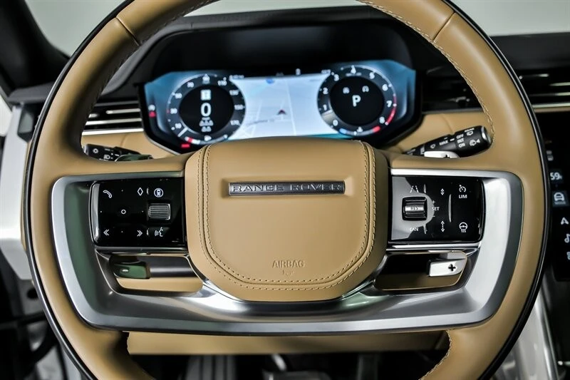 2025 Land Rover Range Rover L460 - Image 28 of 31