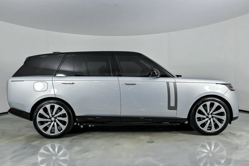 2025 Land Rover Range Rover L460 - Image 14 of 31