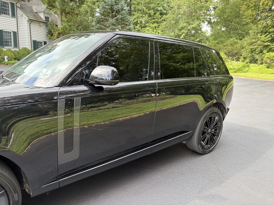 2025 Land Rover Range Rover L460 - Image 12 of 31