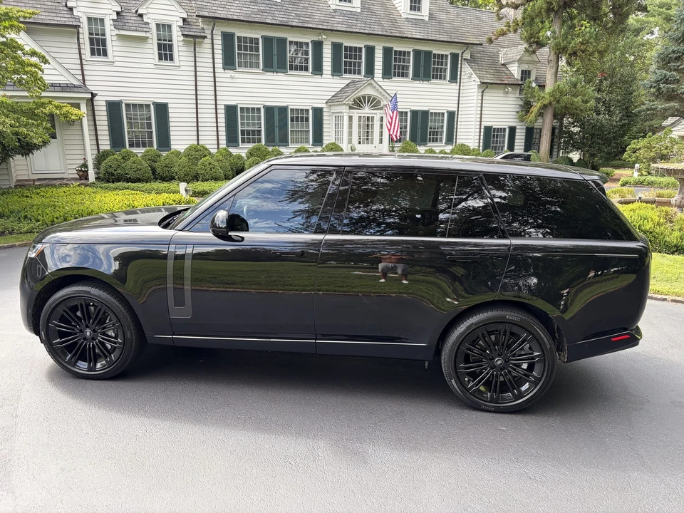 2025 Land Rover Range Rover L460 - Image 7 of 31