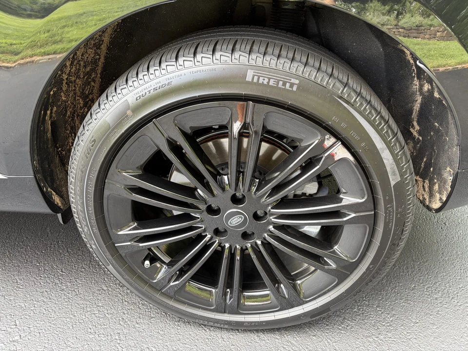 2025 Land Rover Range Rover L460 - Image 18 of 31