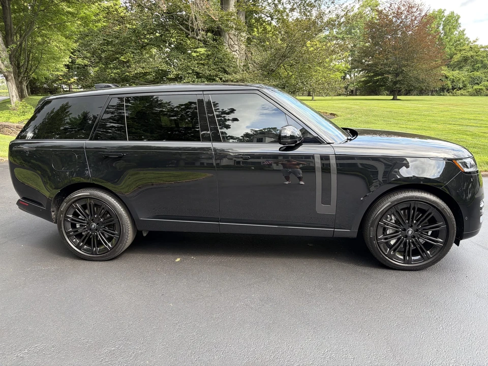 2025 Land Rover Range Rover L460 - Image 11 of 31