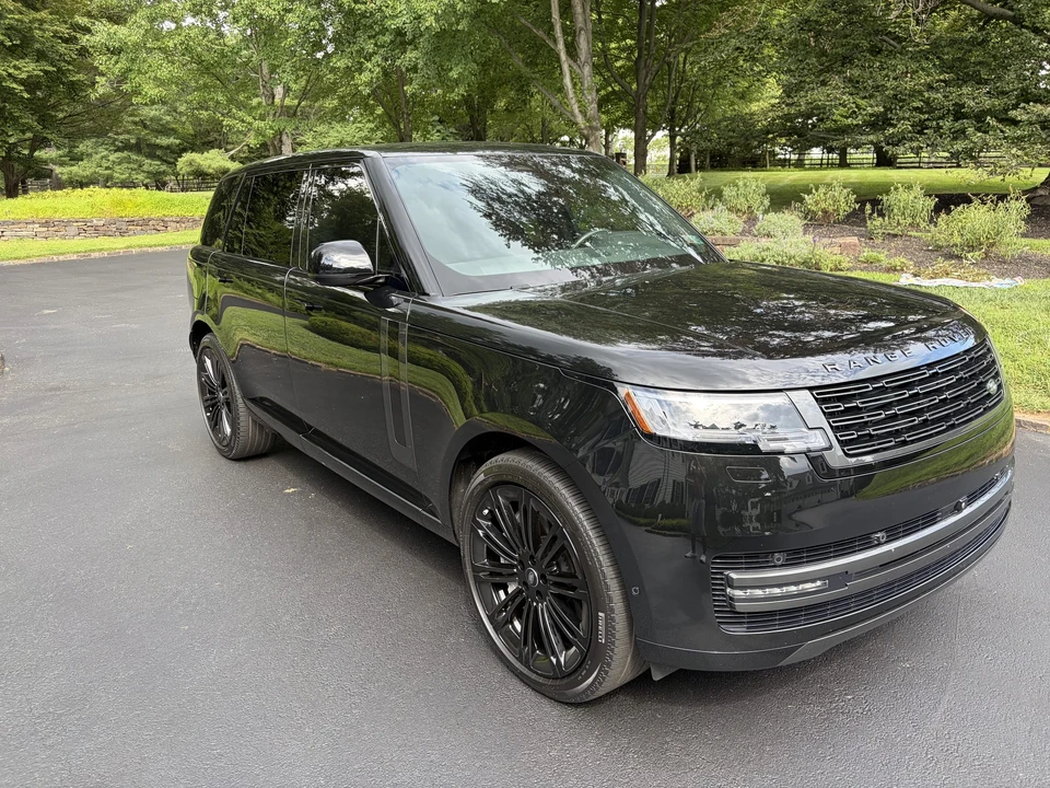 2025 Land Rover Range Rover L460 - Image 2 of 31