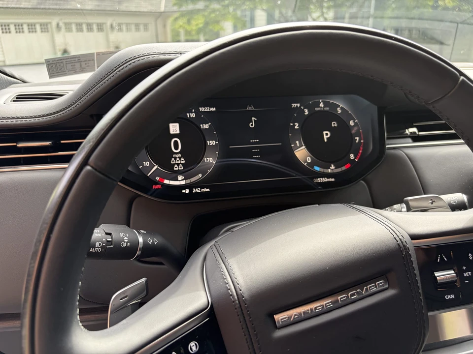 2025 Land Rover Range Rover L460 - Image 29 of 31