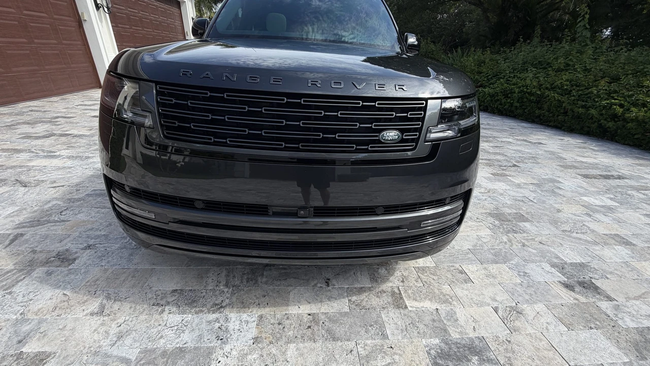 2025 Land Rover Range Rover L460 - Image 5 of 31