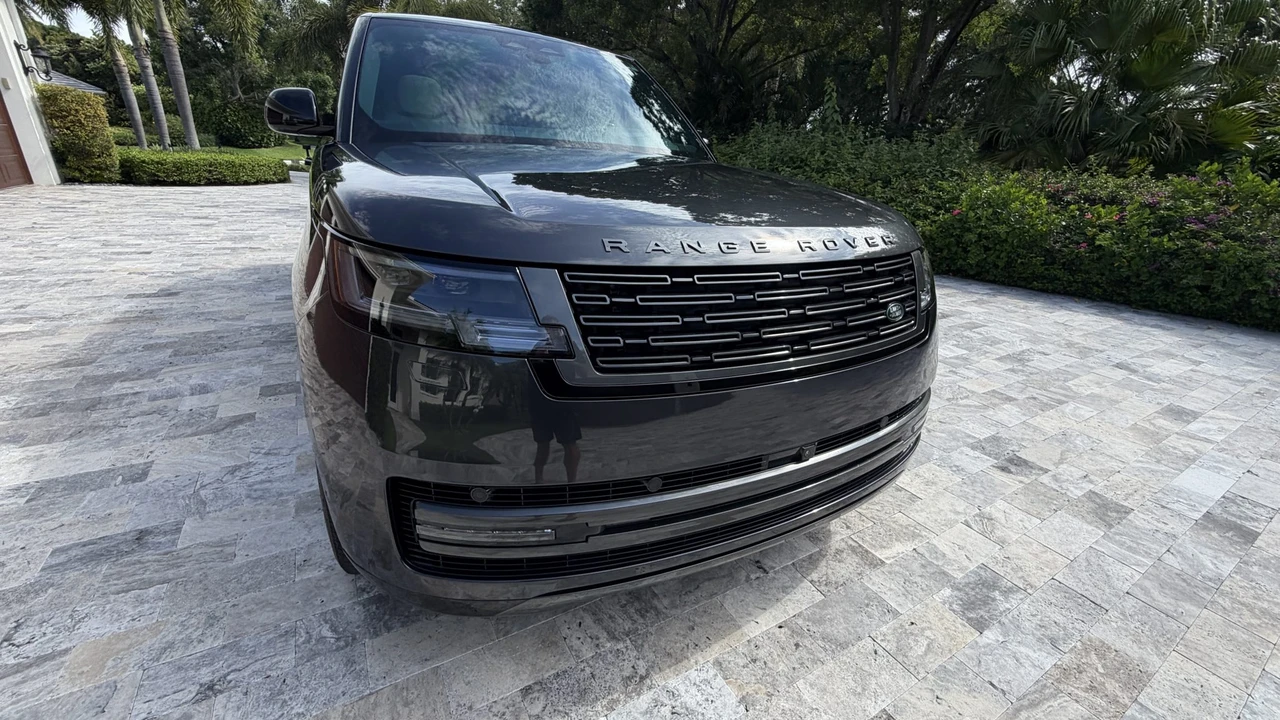 2025 Land Rover Range Rover L460 - Image 6 of 31