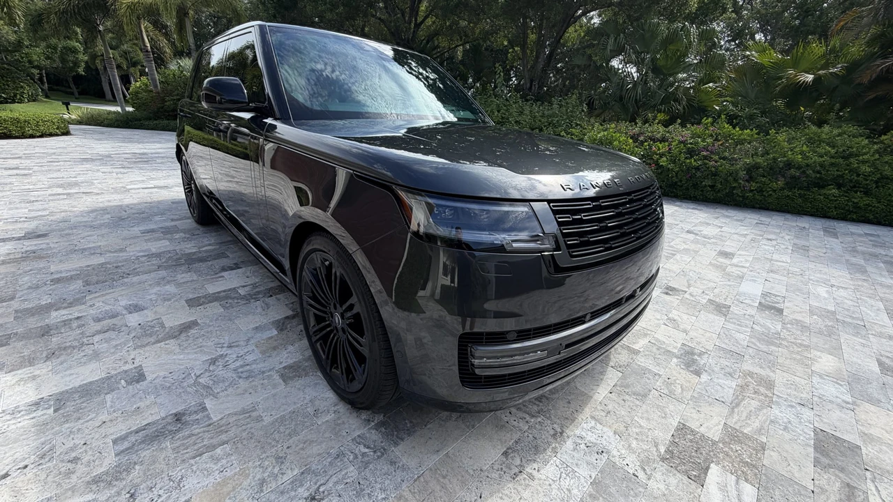 2025 Land Rover Range Rover L460 - Image 7 of 31