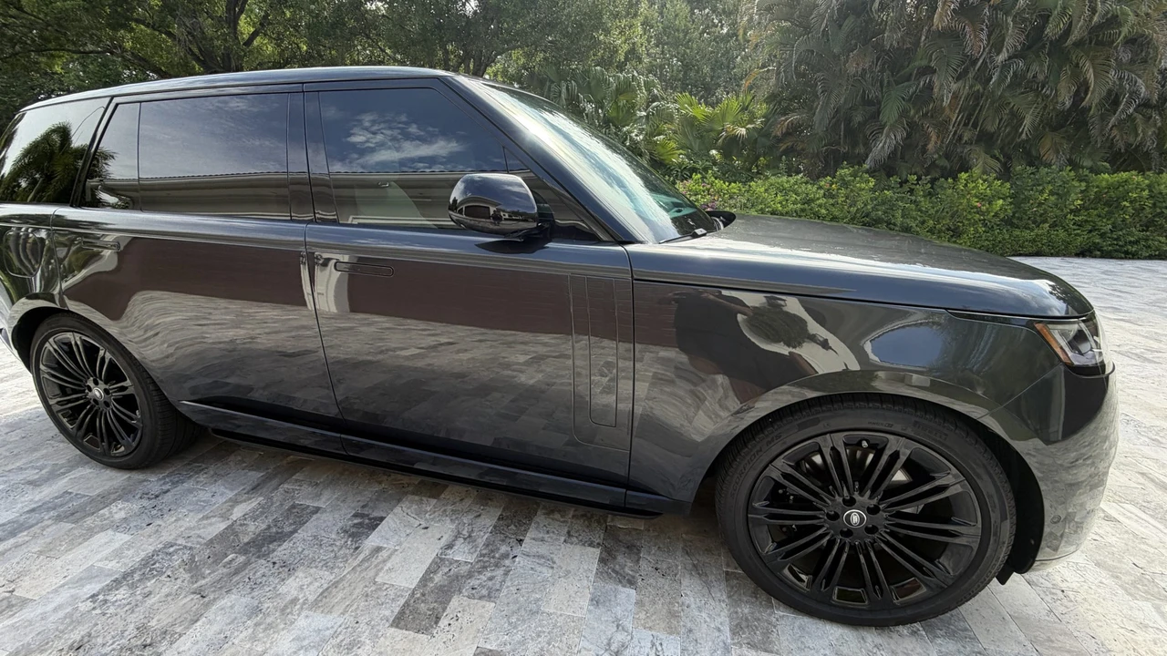 2025 Land Rover Range Rover L460 - Image 9 of 31