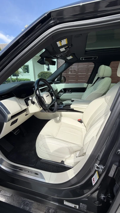 2025 Land Rover Range Rover L460 - Image 23 of 31