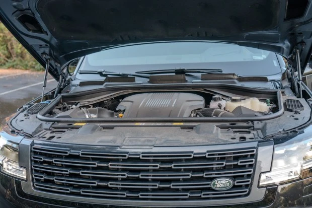 2025 Land Rover Range Rover L460 - Image 6 of 7