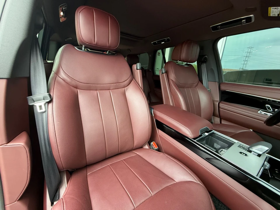 2025 Land Rover Range Rover L460 - Image 25 of 31